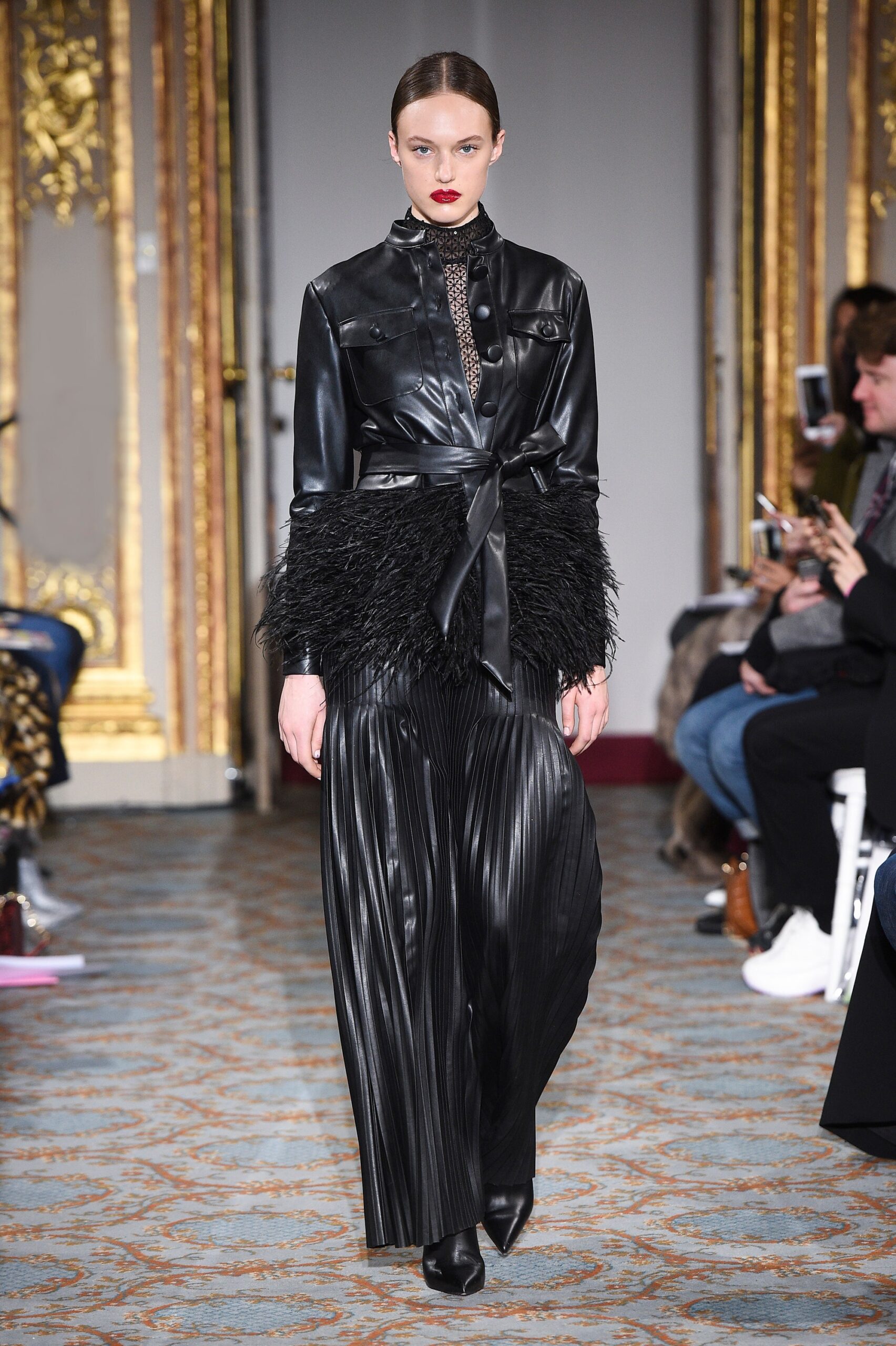 Huishan Zhang F/W 18 Look 2