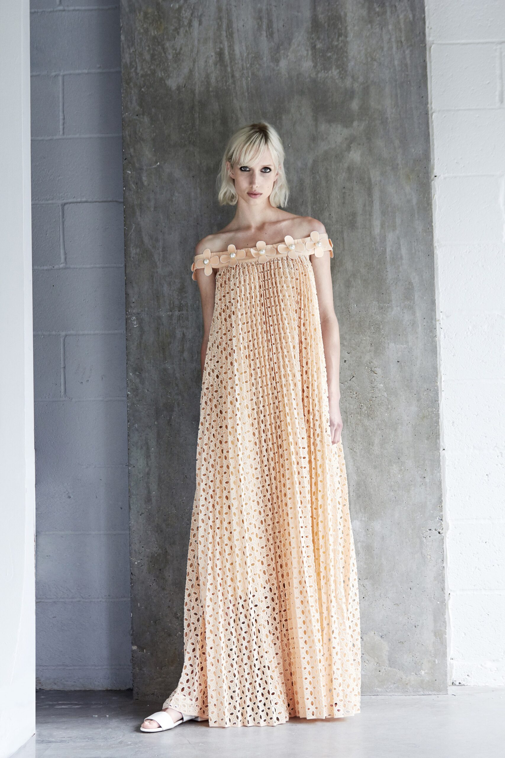 Huishan Zhang Resort 18 Look 2