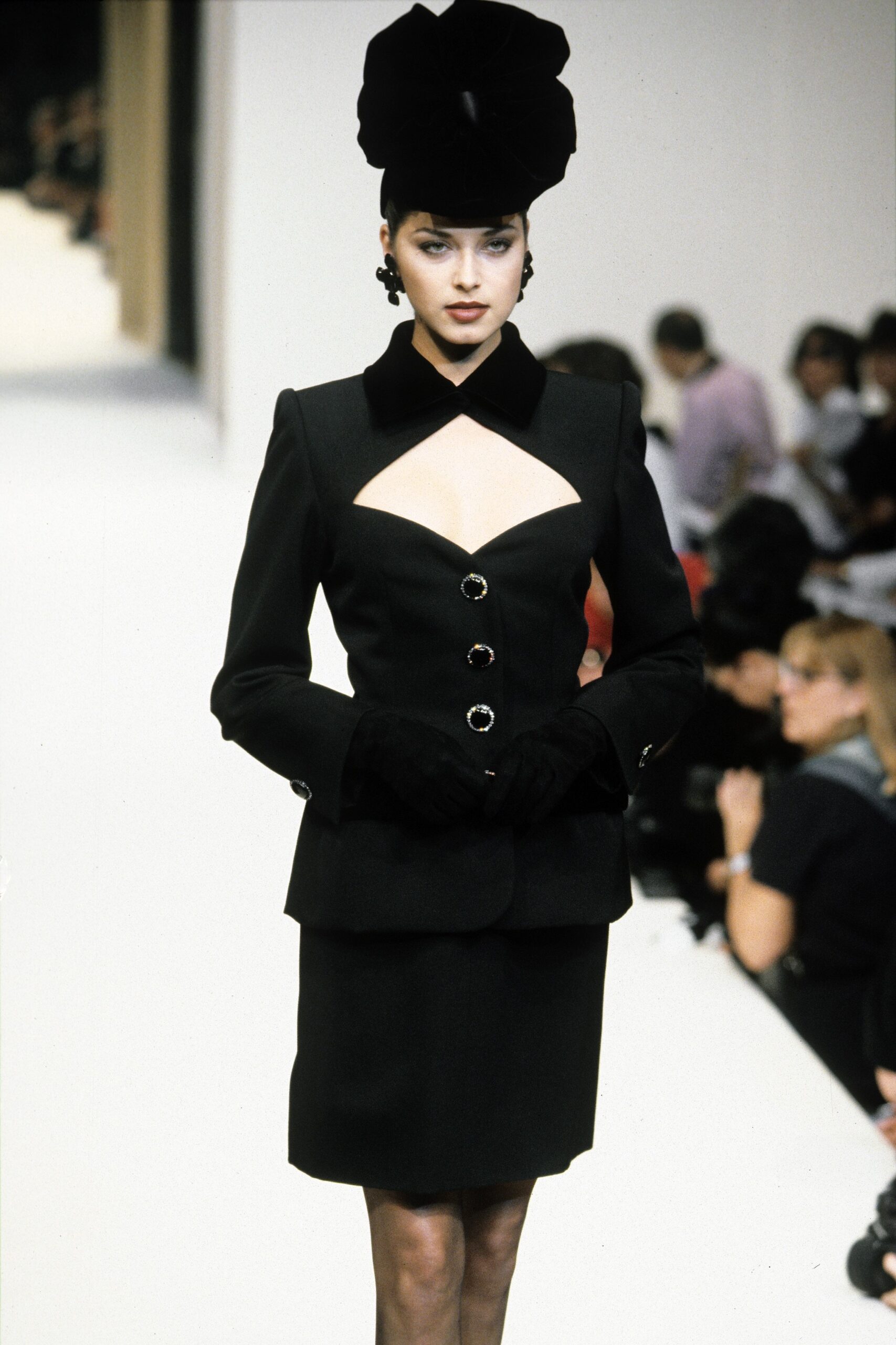 Givenchy F/W 95 Couture Look 20