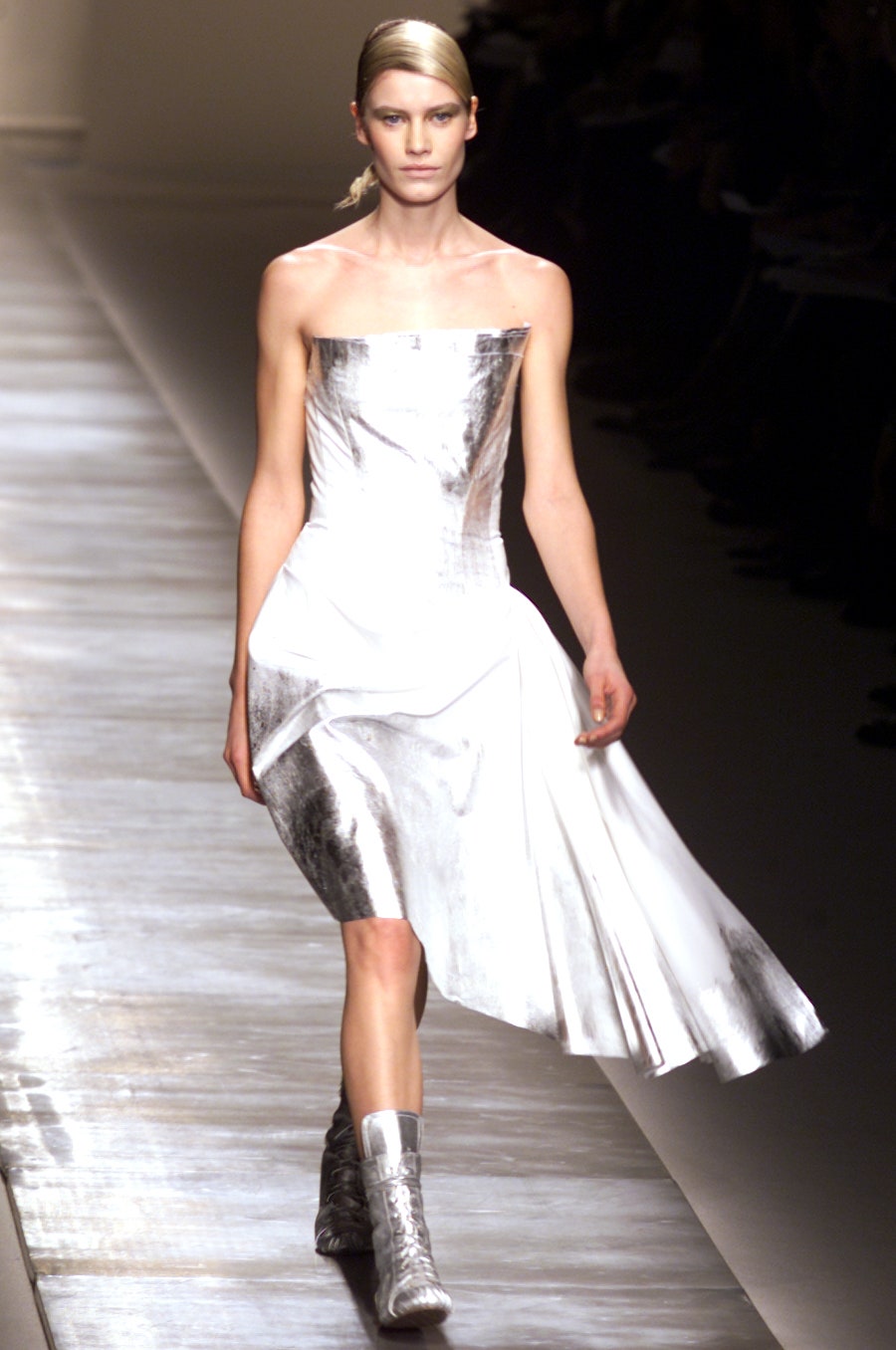 Givenchy S/S 02 Couture Look 20