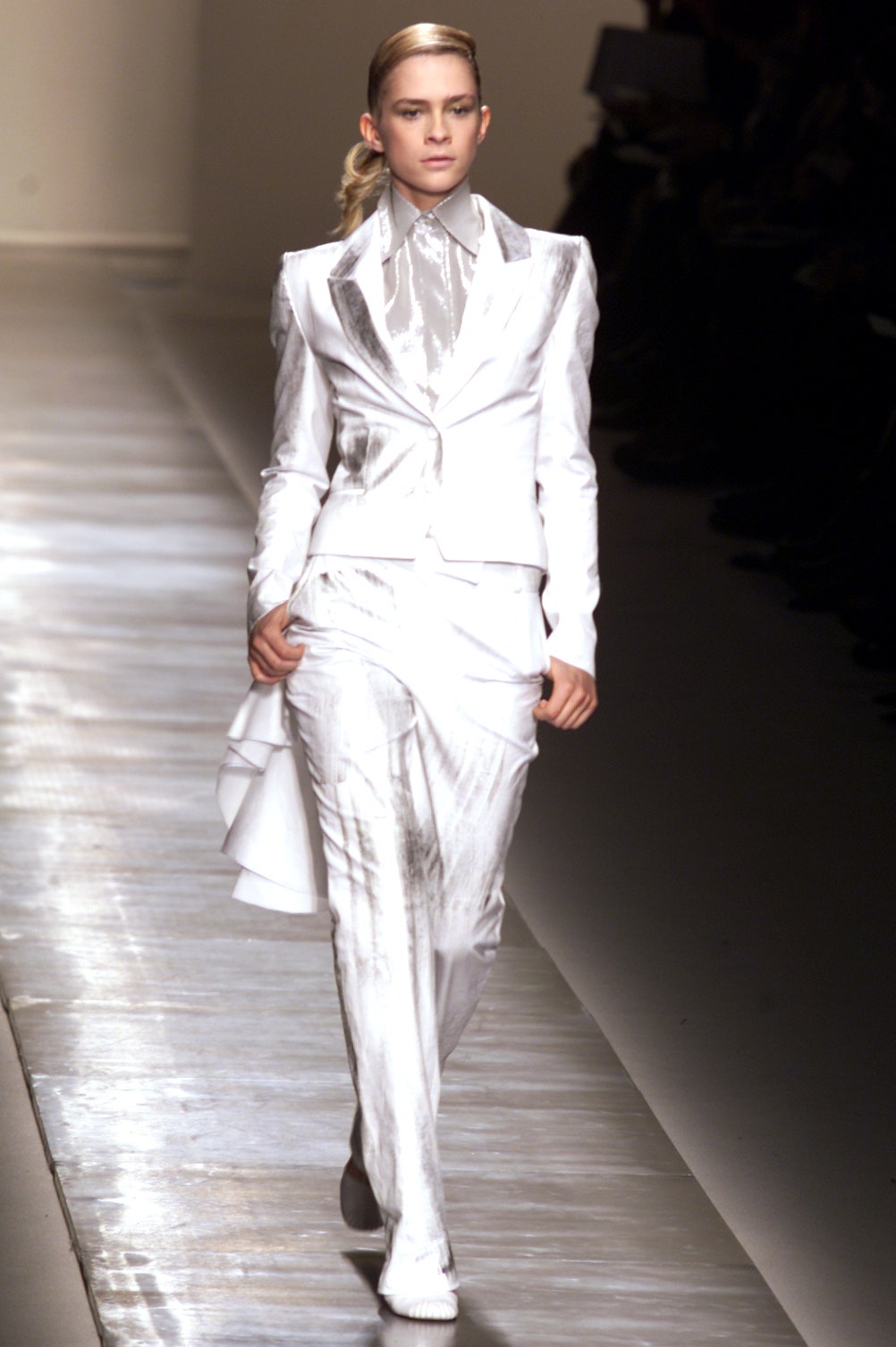 Givenchy S/S 02 Couture Look 21