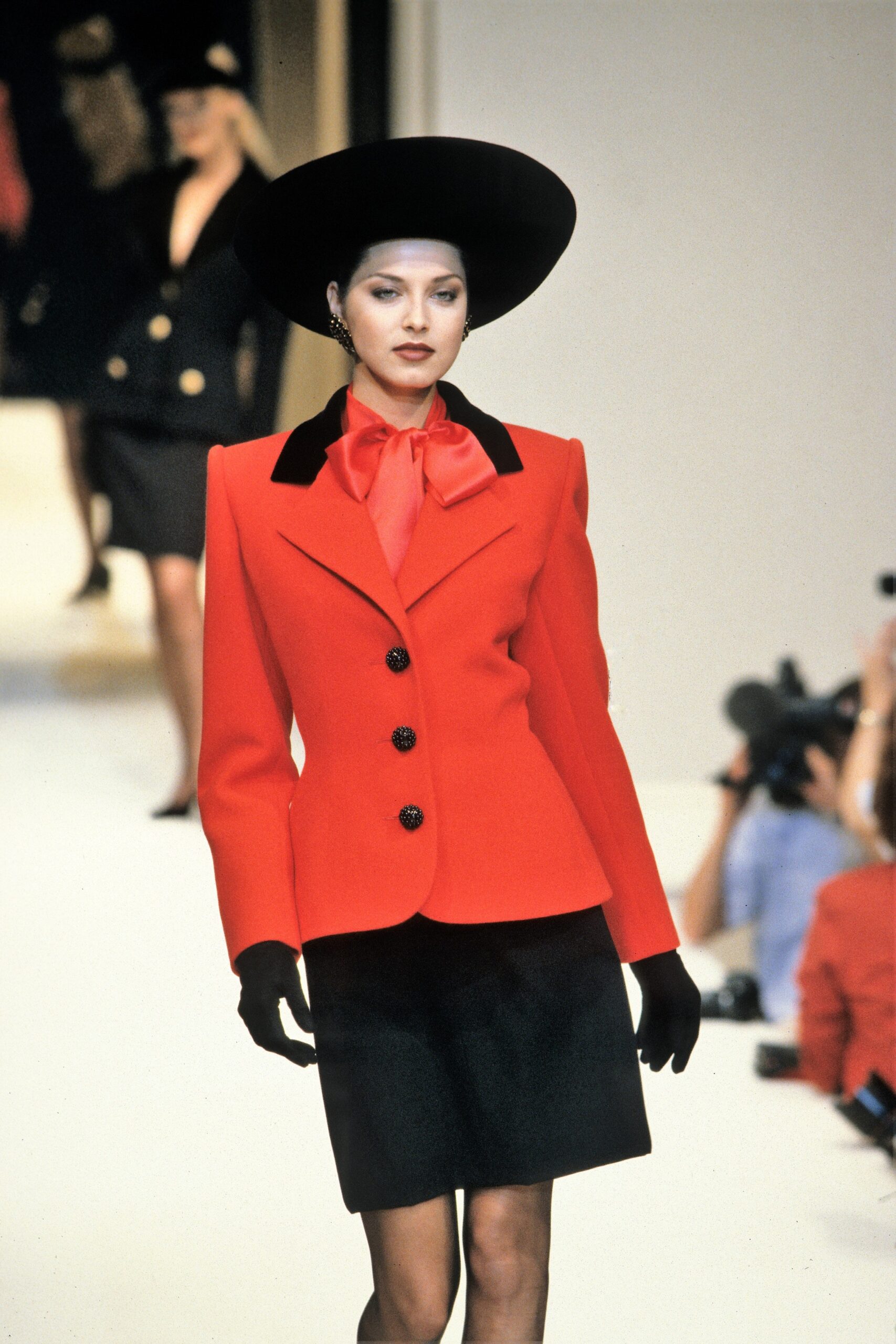 Givenchy F/W 95 Couture Look 24
