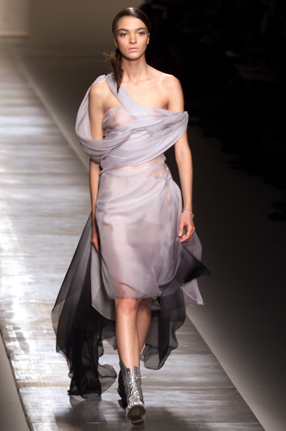 Givenchy S/S 02 Couture Look 25