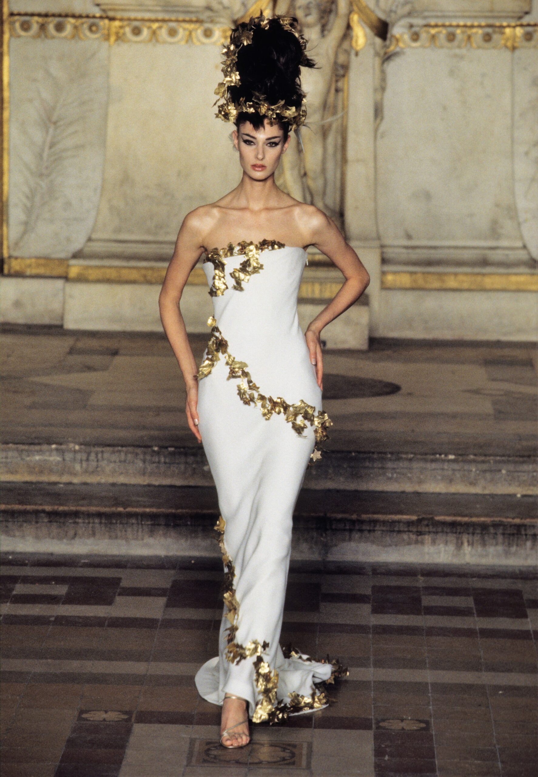 Givenchy S/S 97 Couture Look 26