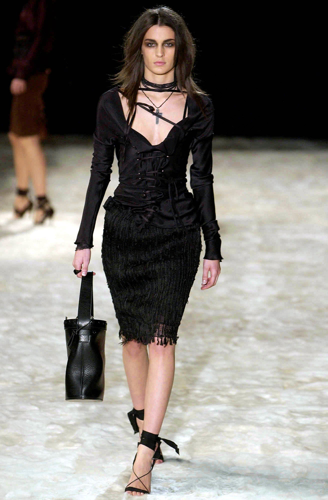 Gucci F/W 02 Look 27