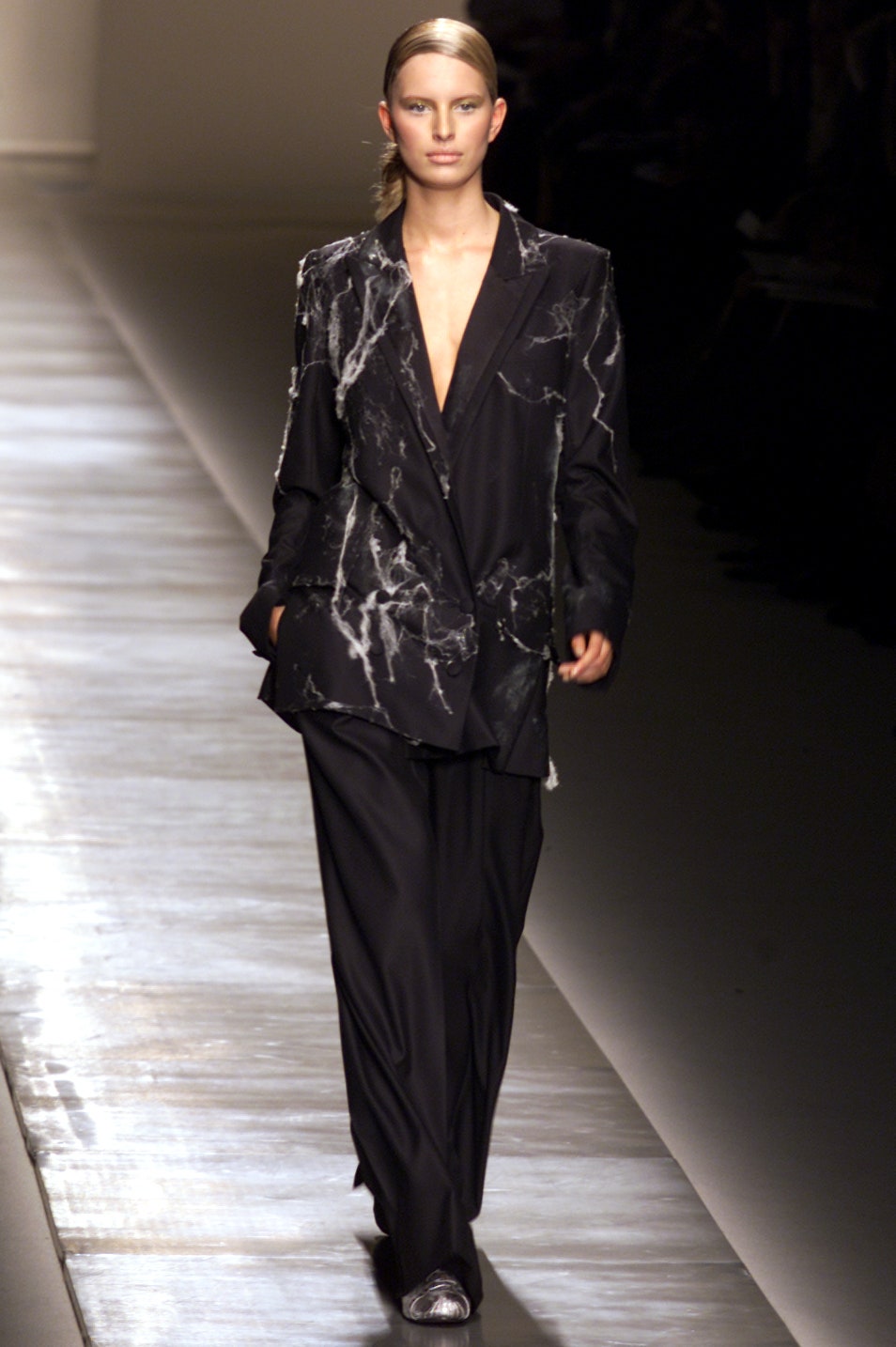 Givenchy S/S 02 Couture Look 29