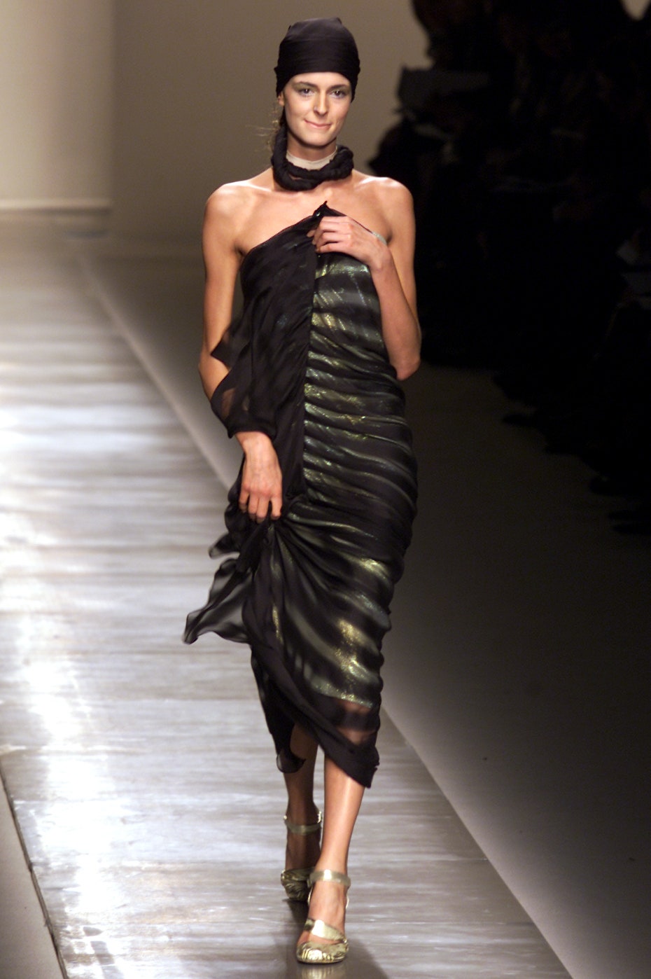Givenchy S/S 02 Couture Look 31