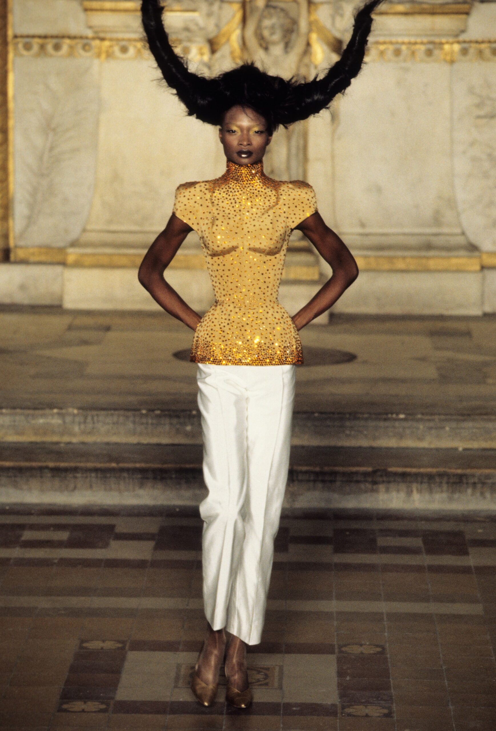 Givenchy S/S 97 Couture Look 31