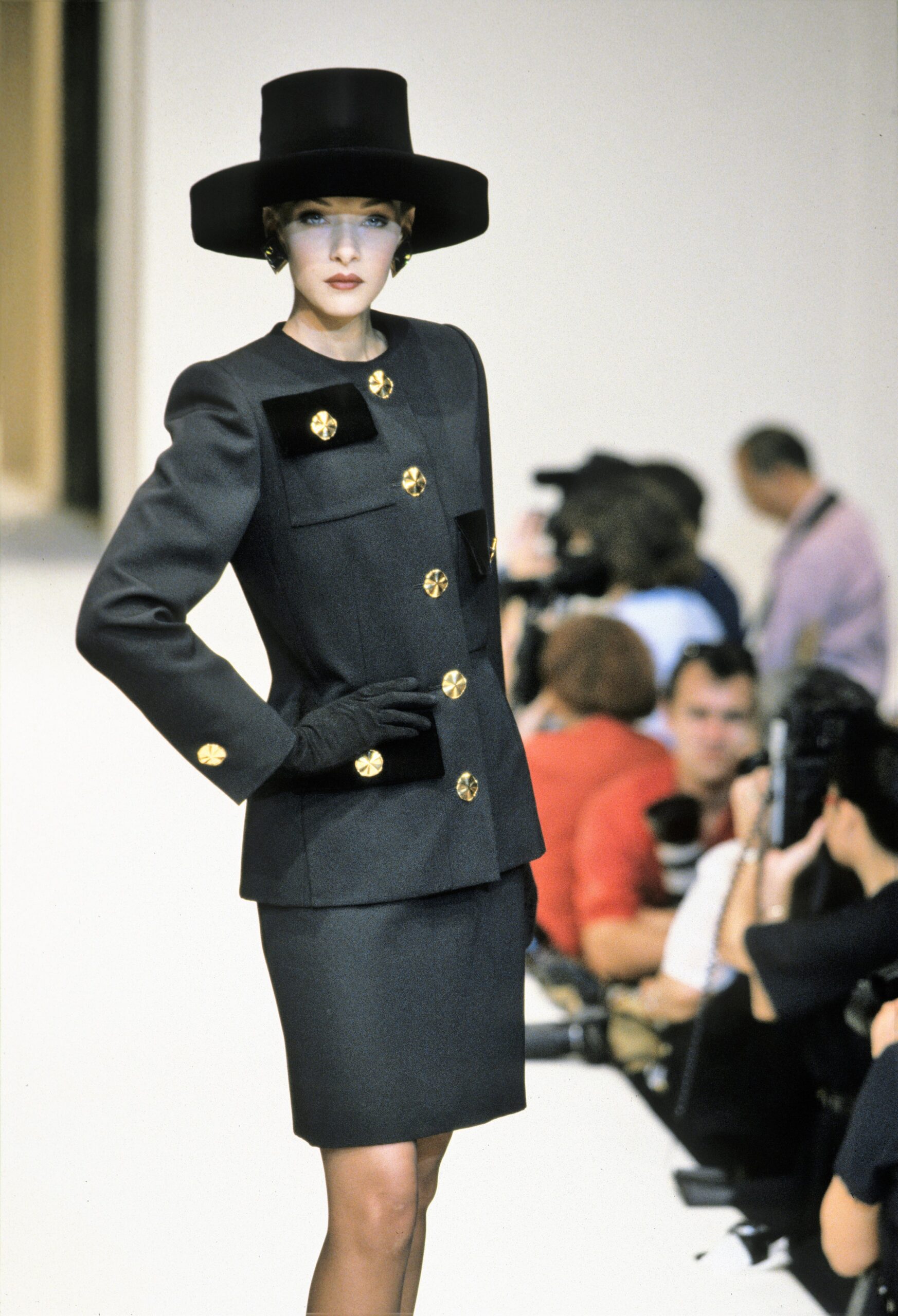 Givenchy F/W 95 Couture Look 33