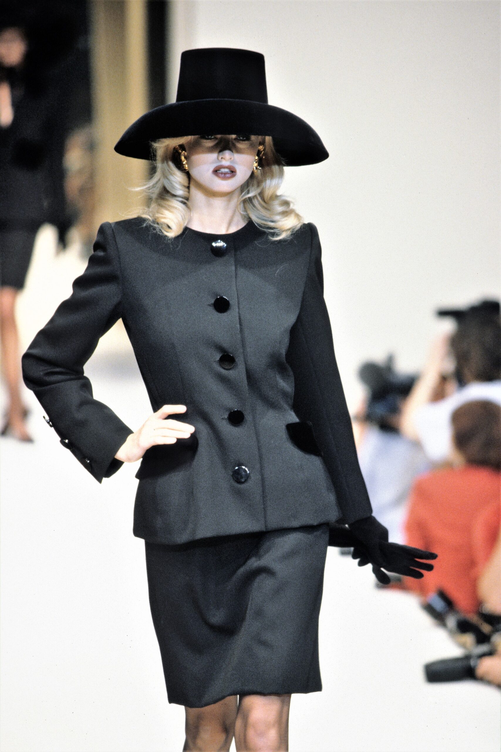Givenchy F/W 95 Couture Look 35