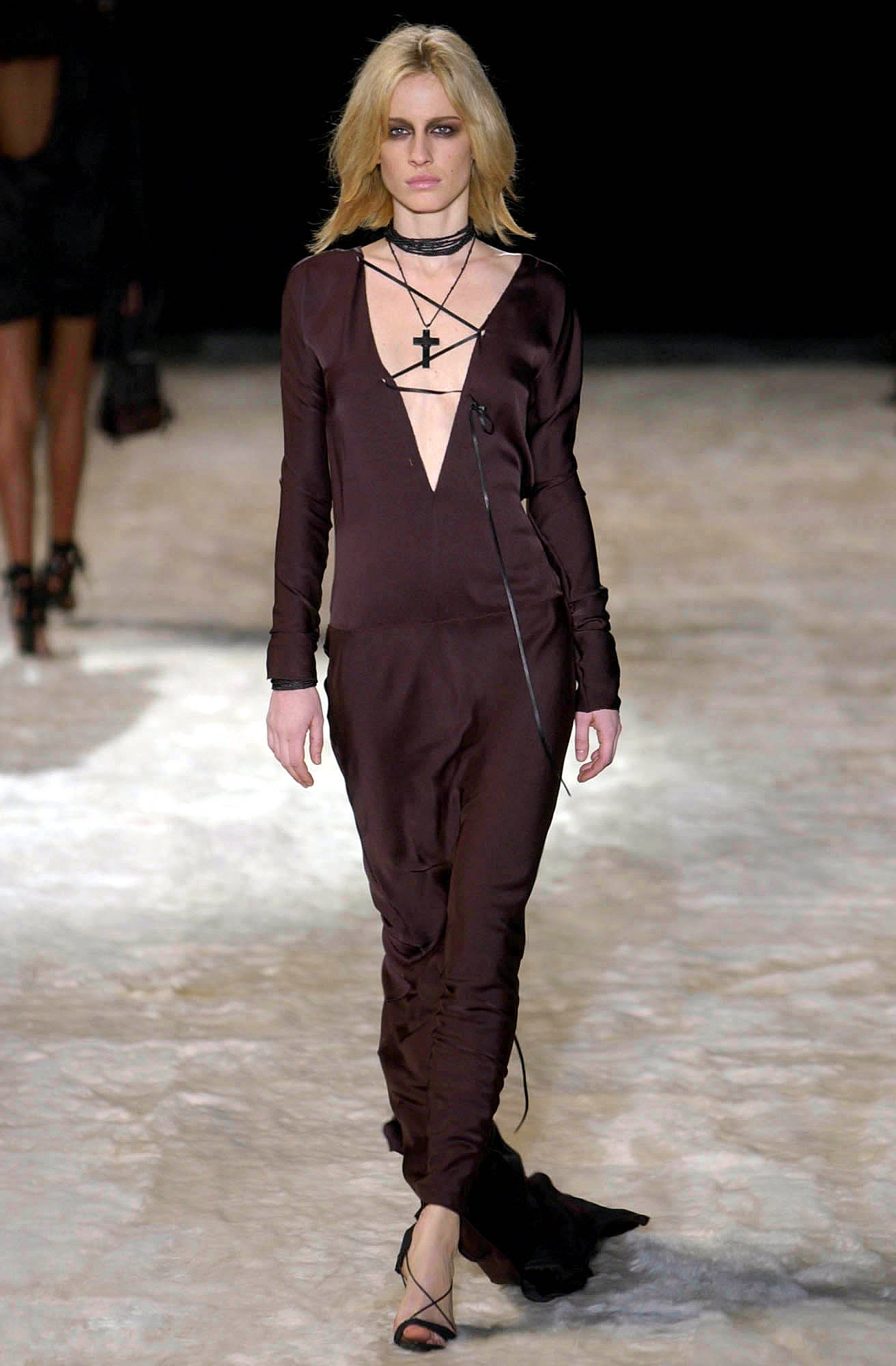 Gucci F/W 02 Look 38