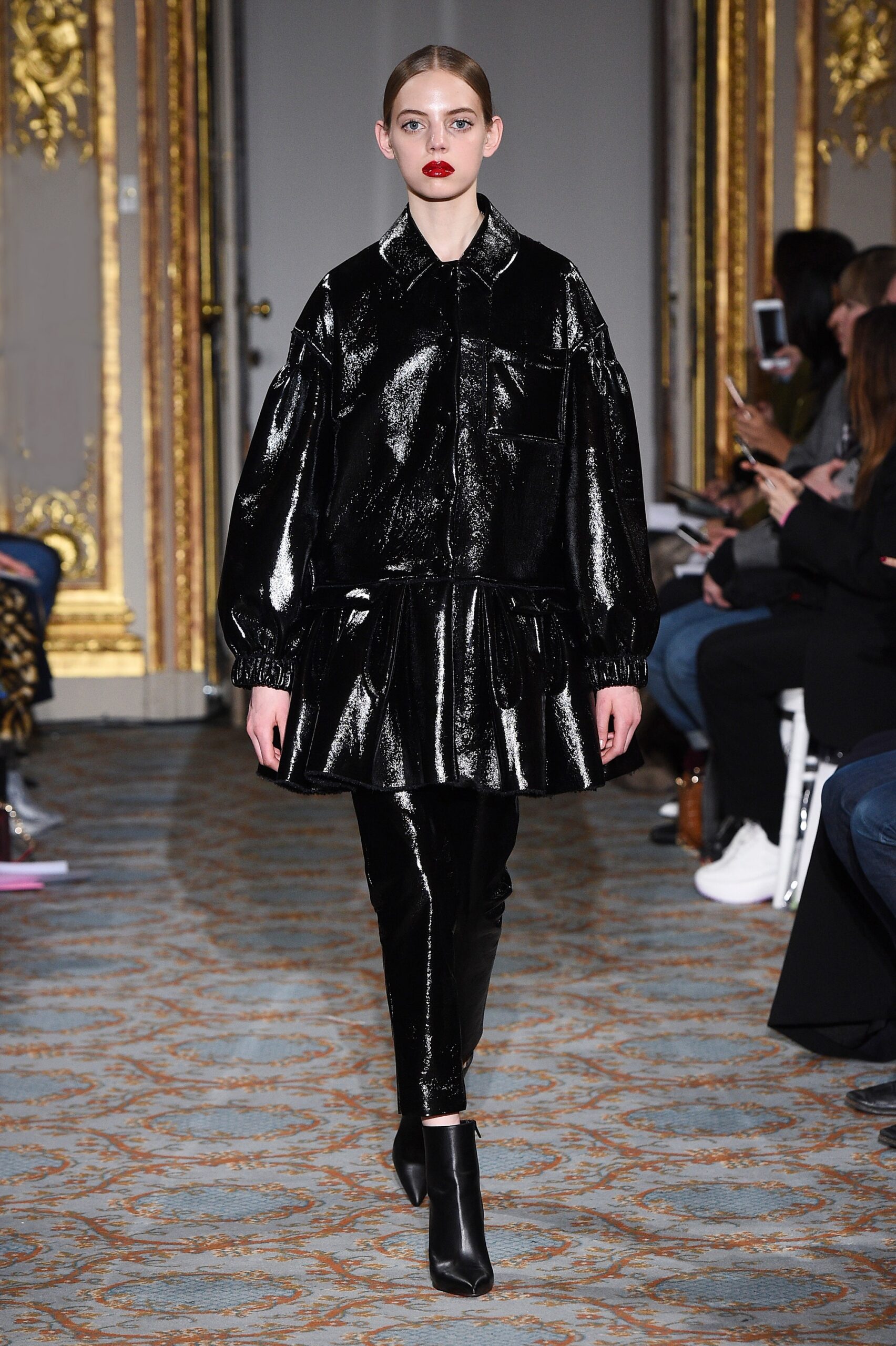 Huishan Zhang F/W 18 Look 4