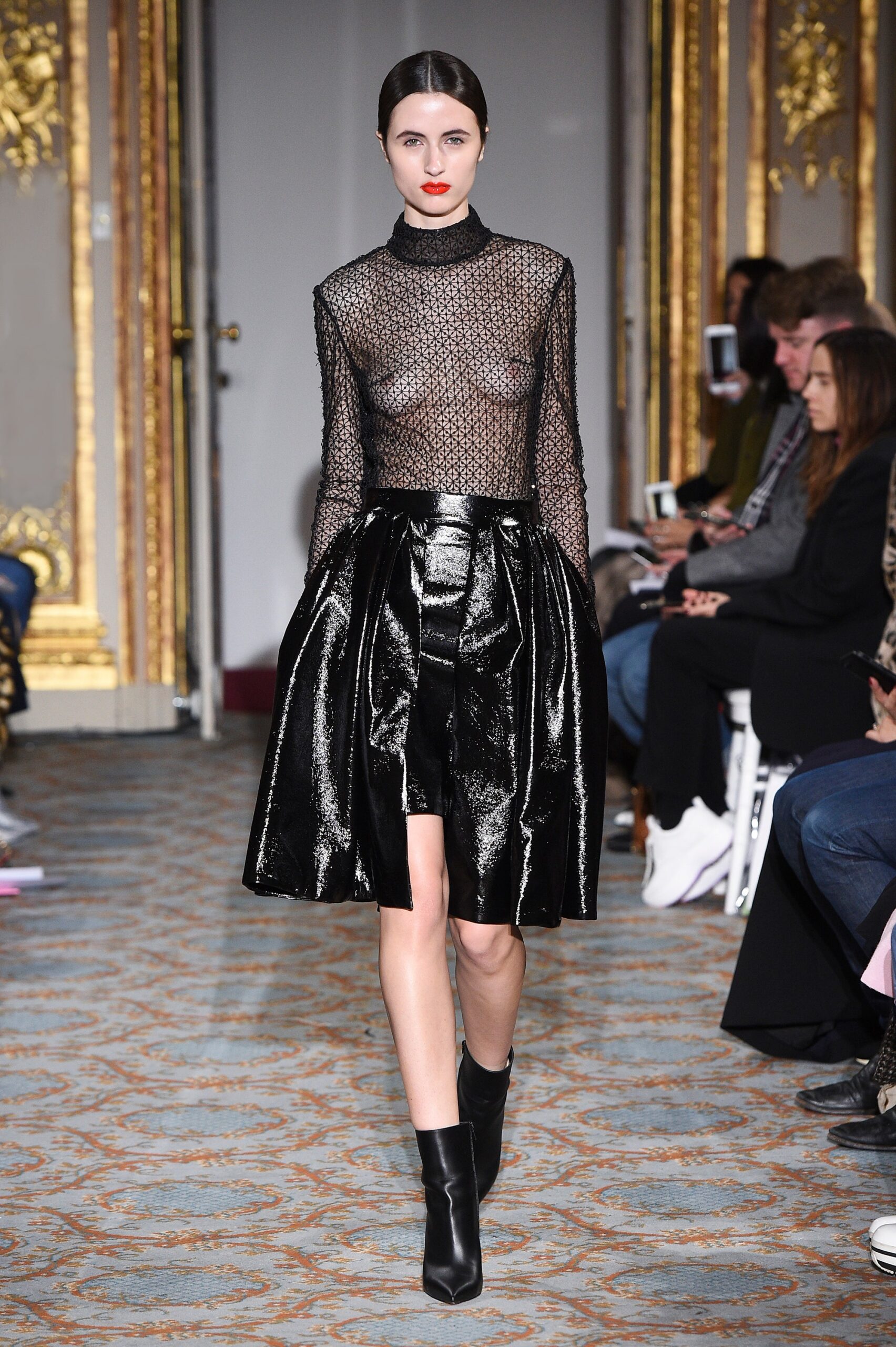 Huishan Zhang F/W 18 Look 5