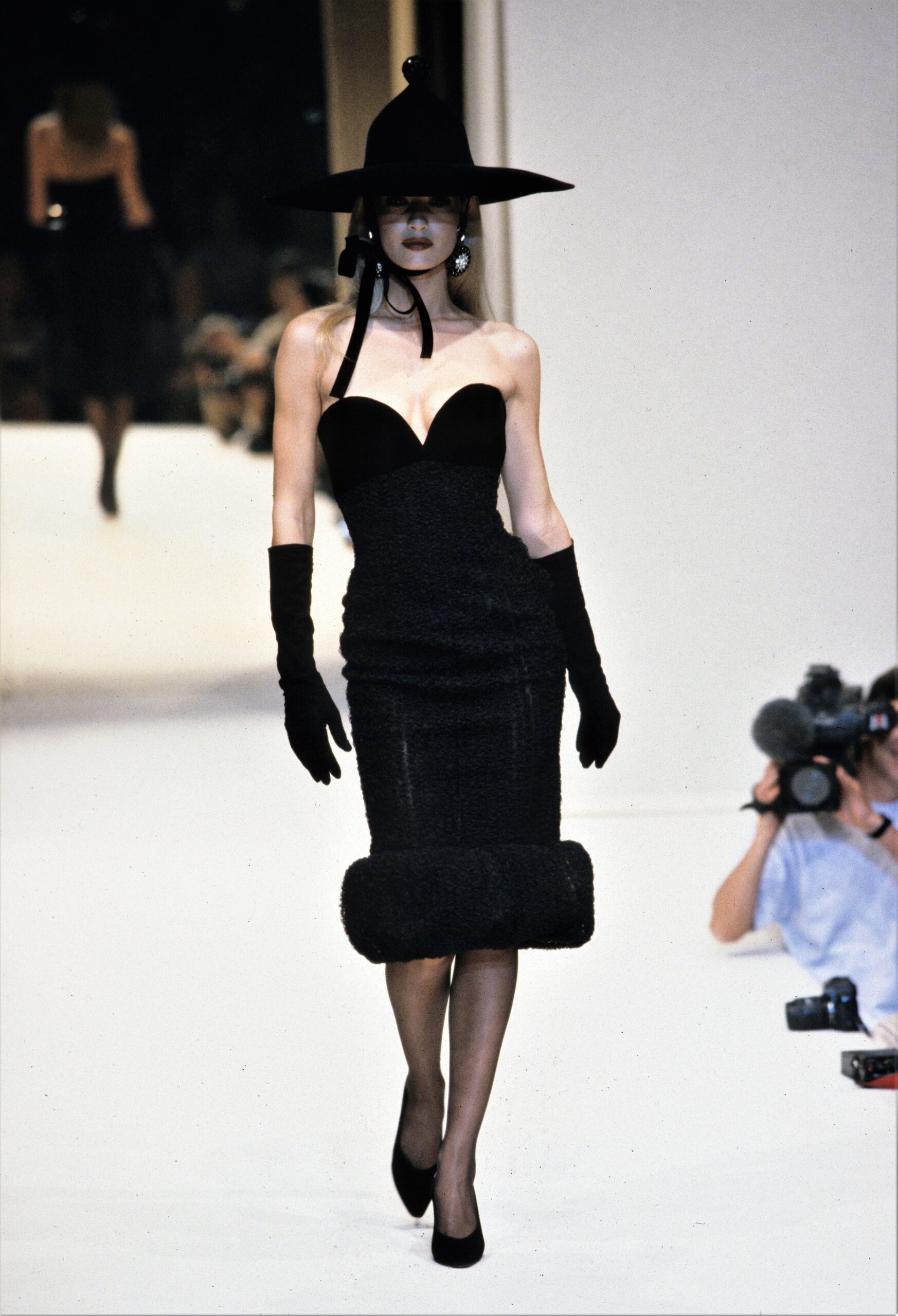 Givenchy F/W 95 Couture Look 73