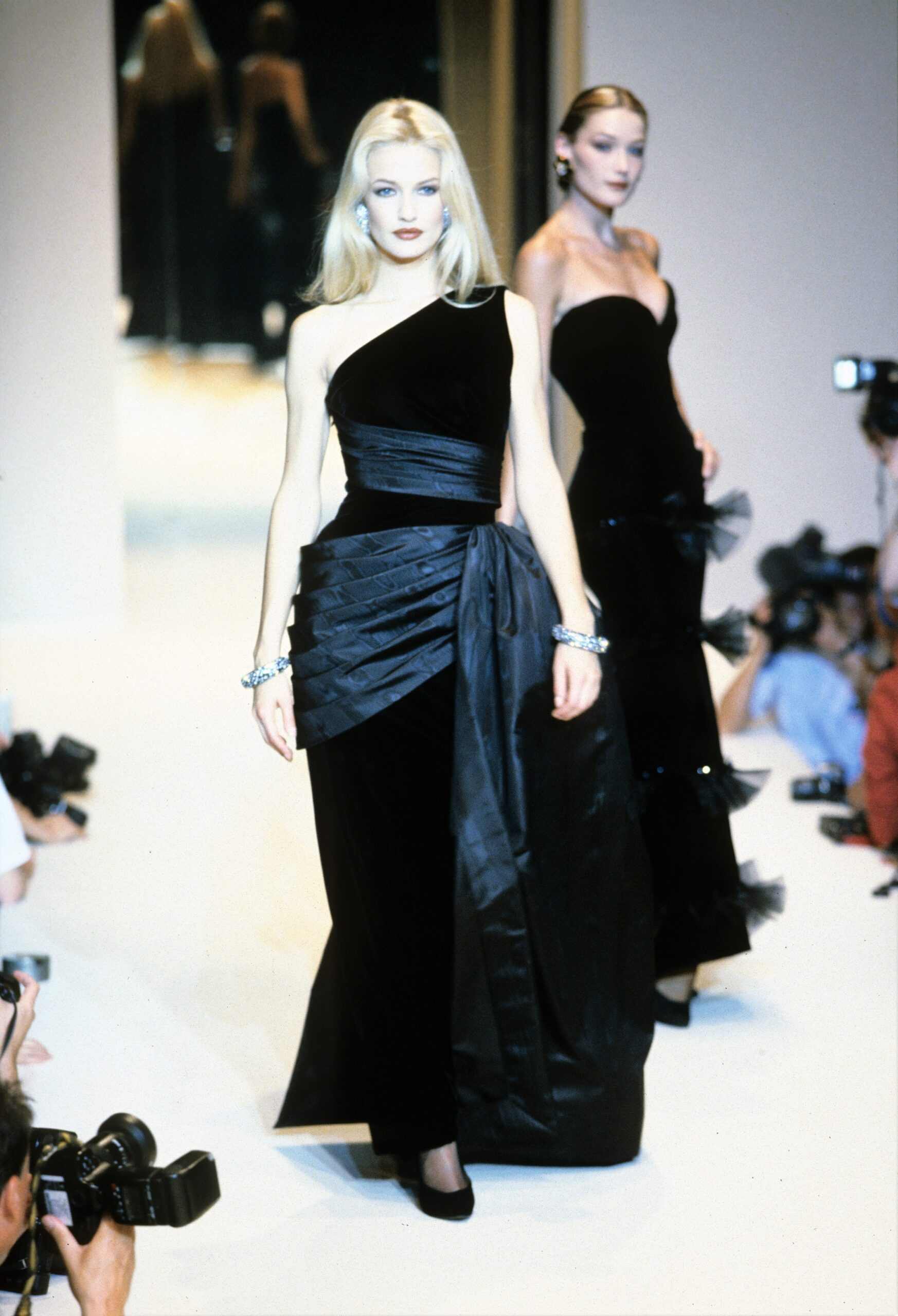 Givenchy F/W 95 Couture Look 86
