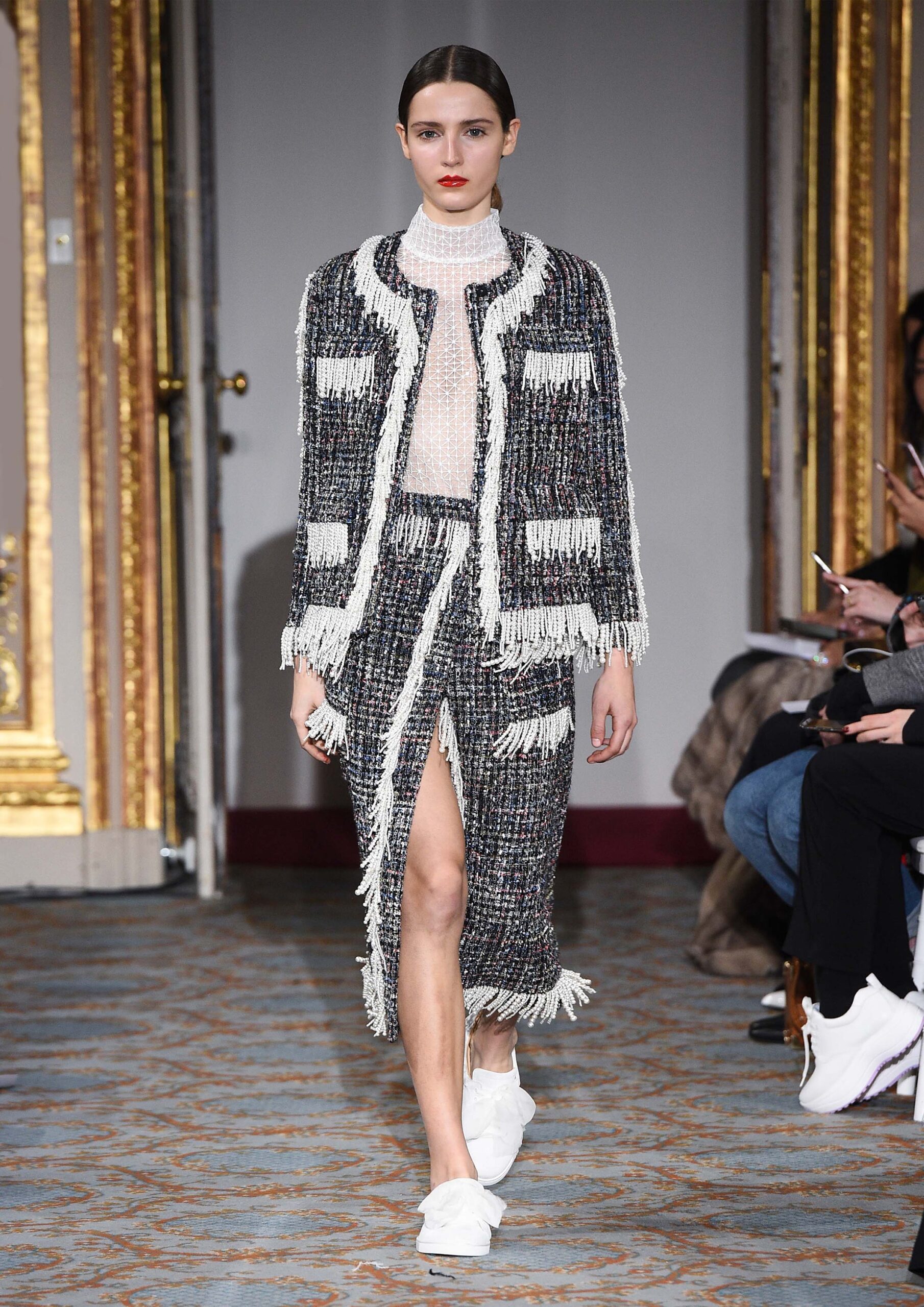 Huishan Zhang F/W 18 Look 9