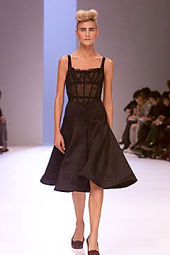 Givenchy Spring 2001 Ready-to-Wear