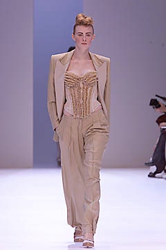 Givenchy S/S 01 Look 8