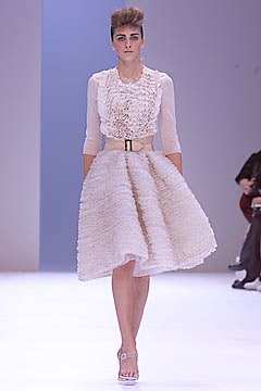 Givenchy S/S 01 Look 9