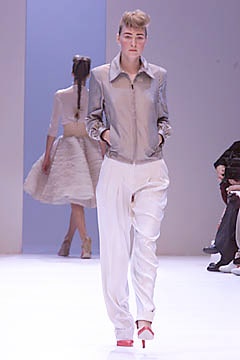 Givenchy S/S 01 Look 11