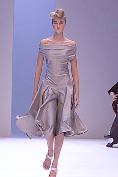 Givenchy S/S 01 Look 12