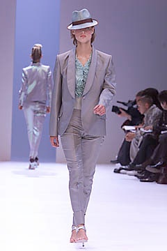 Givenchy S/S 01 Look 21