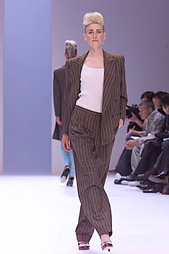 Givenchy S/S 01 Look 22