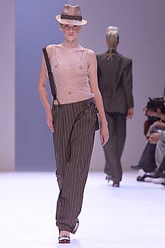 Givenchy S/S 01 Look 24