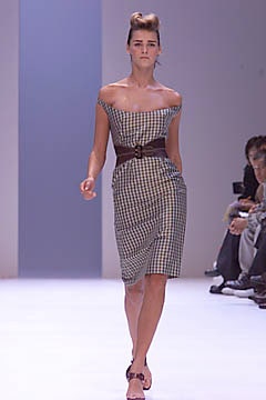 Givenchy S/S 01 Look 28