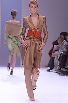 Givenchy S/S 01 Look 37