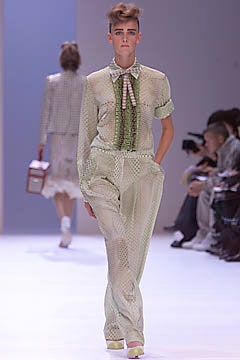 Givenchy S/S 01 Look 43