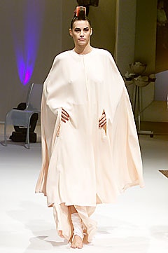 Icarius de Menezes F/W 01 Look 9