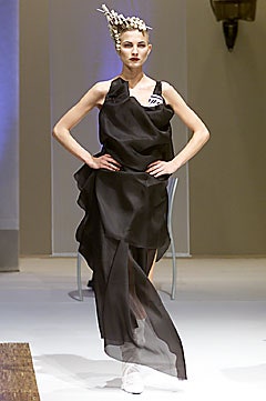 Icarius de Menezes F/W 01 Look 43