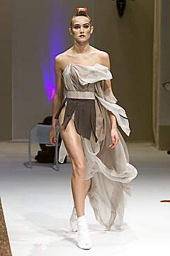 Icarius de Menezes F/W 01 Look 49