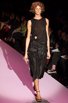 Gucci S/S 02 Look 33