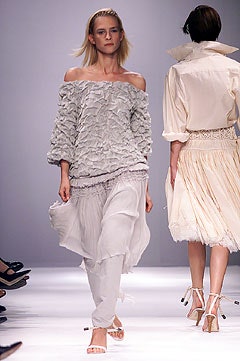 Givenchy S/S 02 Look 6