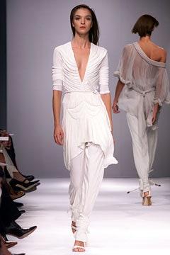 Givenchy S/S 02 Look 9