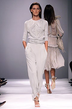 Givenchy S/S 02 Look 10