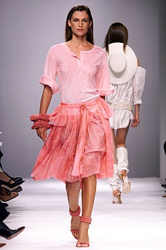 Givenchy S/S 02 Look 12