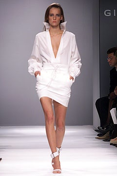 Givenchy S/S 02 Look 20