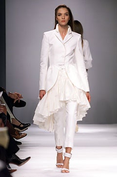 Givenchy S/S 02 Look 22