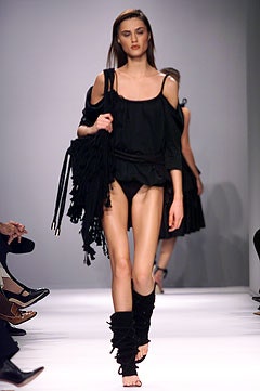 Givenchy S/S 02 Look 25