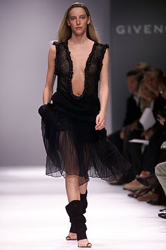 Givenchy S/S 02 Look 28