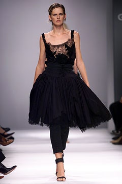 Givenchy S/S 02 Look 30