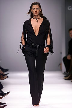 Givenchy S/S 02 Look 32