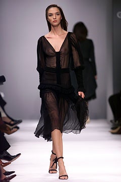 Givenchy S/S 02 Look 37
