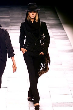 Givenchy F/W 02 Look 12