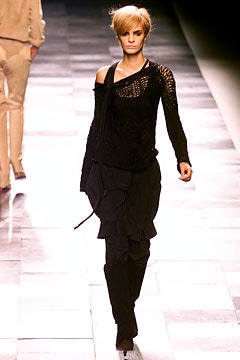 Givenchy F/W 02 Look 16