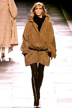 Givenchy F/W 02 Look 19