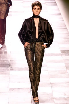 Givenchy F/W 02 Look 31
